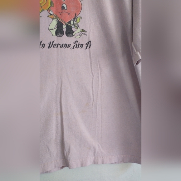 BAD BUNNY 2022 Tour T Shirt Pink Graphic T-Shirt Size Large - Picture 3 of 8
